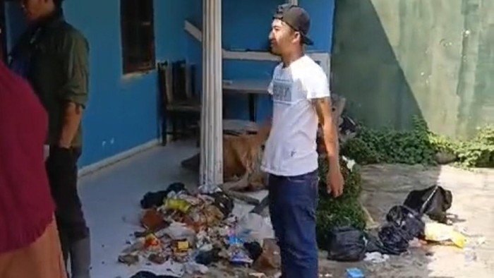 Viral Warga Kembalikan Sampah ke Pemilik Rumah yang Buang Sampah Sembarangan